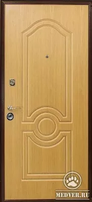 943
